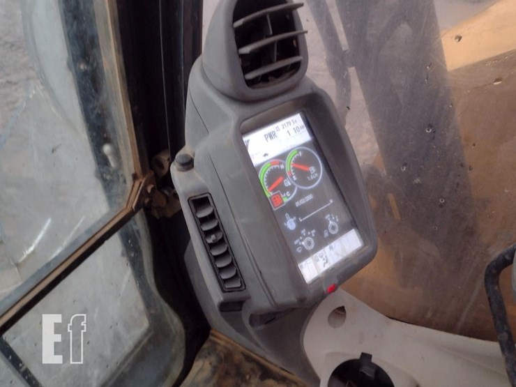 2019-deere-75g-image-8