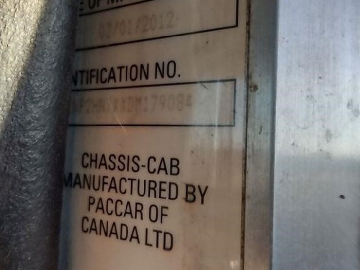 2013-peterbilt-337-image-10