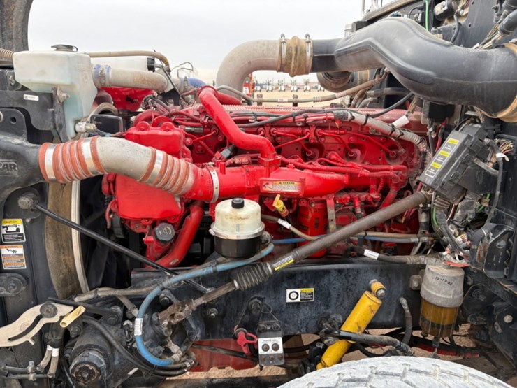 2014-peterbilt-367-image-13