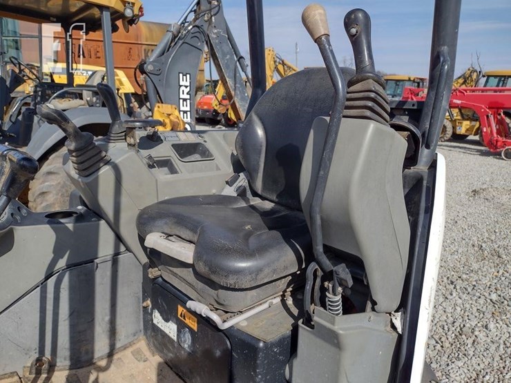 2018-bobcat-e32i-image-12