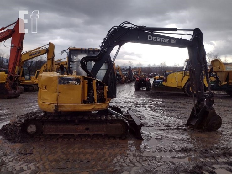 2019-deere-75g-image-3