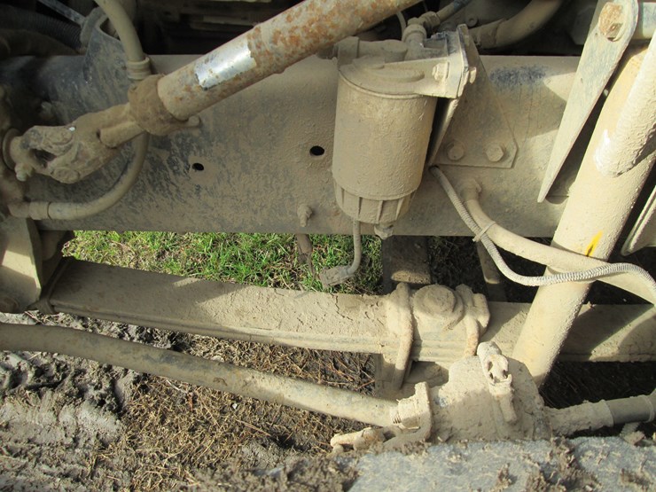 2001-freightliner-fl70-image-32