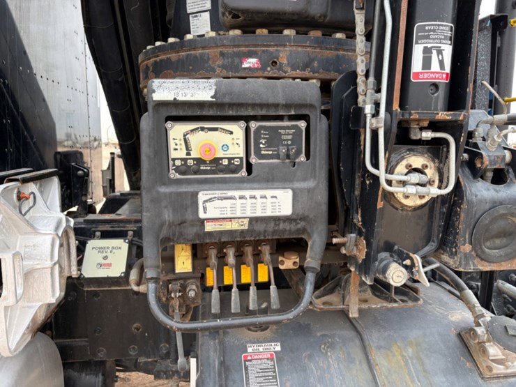 2014-peterbilt-367-image-8