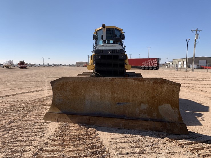 2015-deere-850k-xlt-image-2