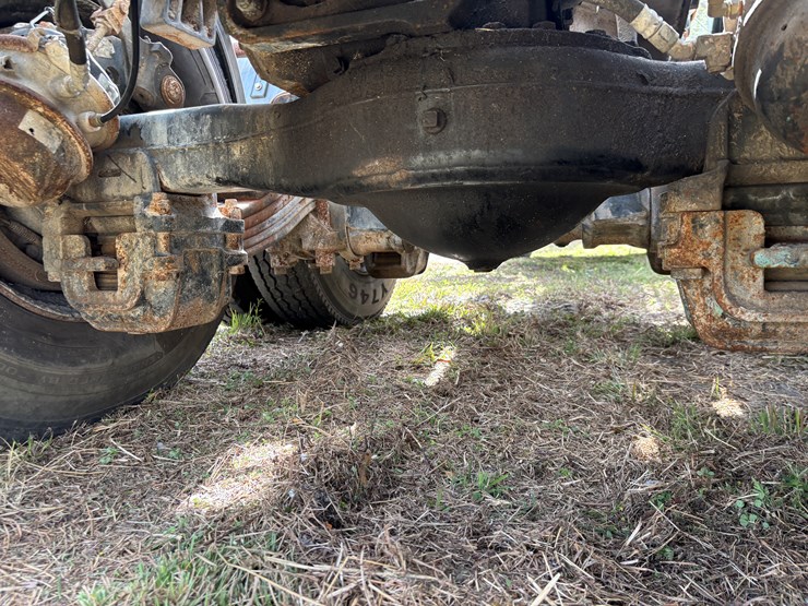 1999-mack-rd600-image-52