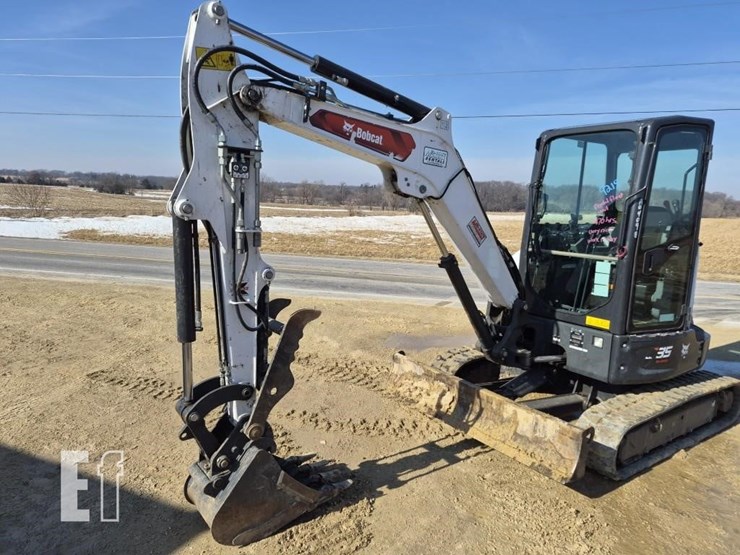 bobcat-e35r2-image-2