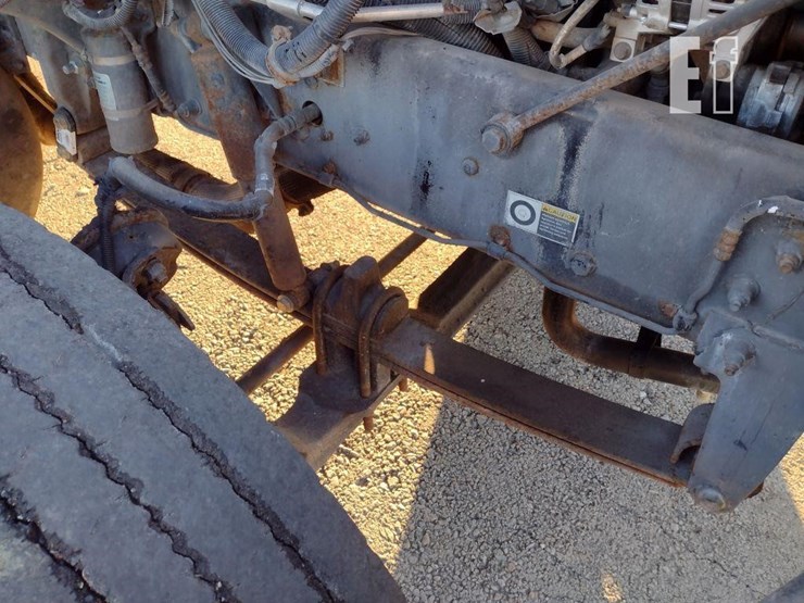 2013-peterbilt-337-image-42