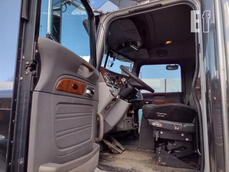 2007-peterbilt-379-image-19