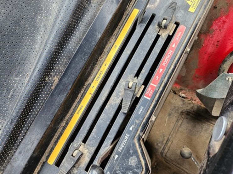 massey-ferguson-1085-image-23