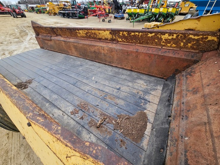 new-holland-185-image-12