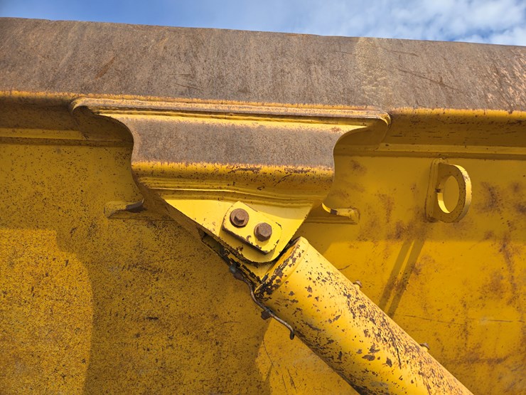 komatsu-hm400-2-image-30