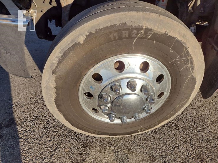 2013-peterbilt-337-image-46