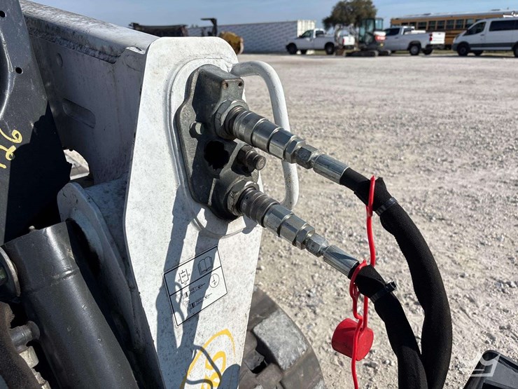 2017-bobcat-t550-image-8