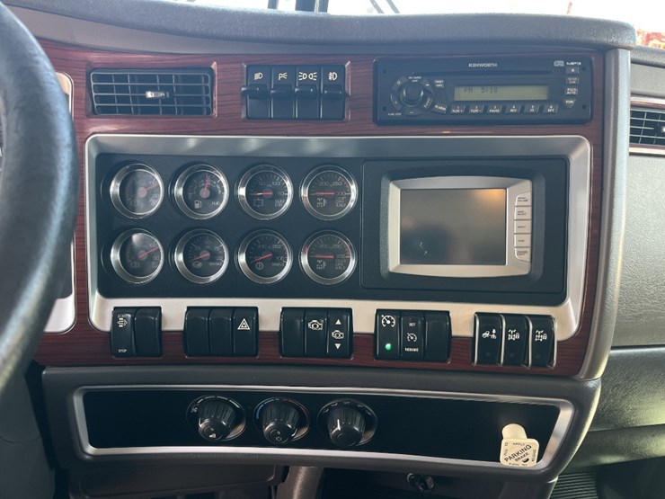 2008-kenworth-t800-image-25