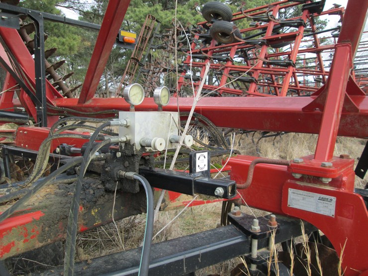 2015-case-ih-2015-image-38