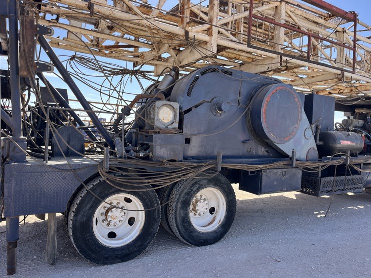 1982-rig-tech-450-series-well-service-rig-image-11