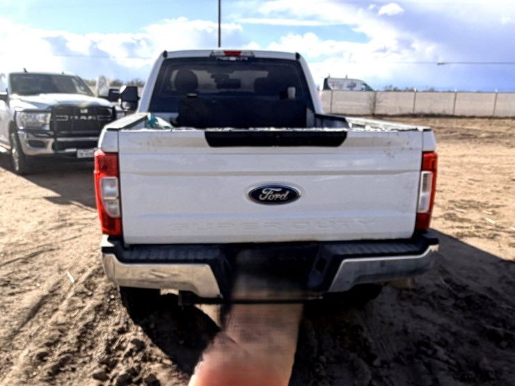 2019-ford-f250-xl-image-4