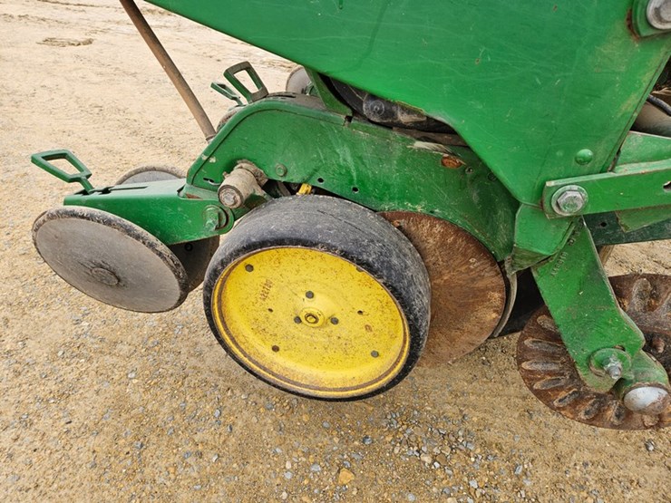 john-deere-7200-image-21
