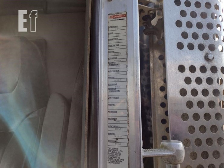 2013-kenworth-t800-image-6