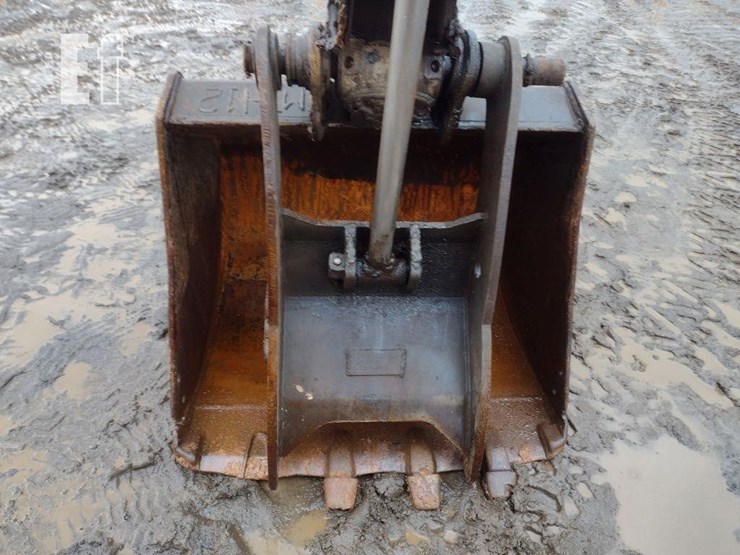 2019-deere-75g-image-14