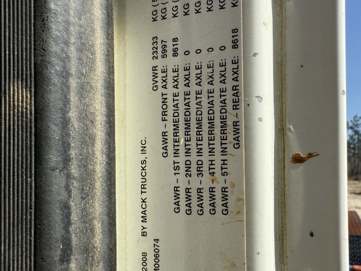 2009-mack-granite-gu713-image-19