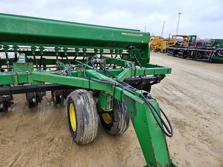 john-deere-15-image-10