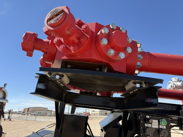 2020-nov-rolligon-big-bore-frac-15k-wp-4-axle-manifold-trailer-image-11
