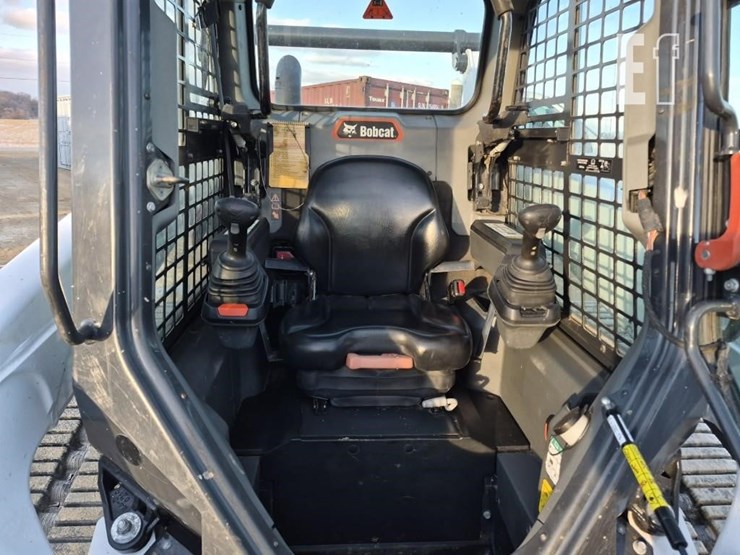 2020-bobcat-t76-image-22