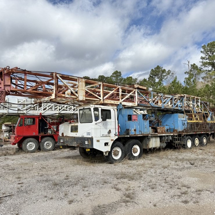 2007 MOOR RIG XJ60 DD 104'-200K 5-AXLE WELL SERVICE WORKOVER RIG