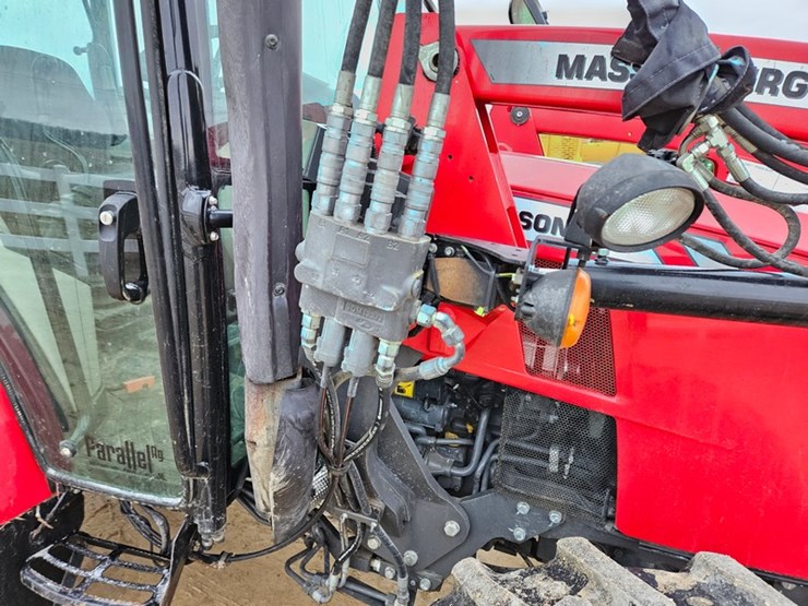 massey-ferguson-4707-image-23