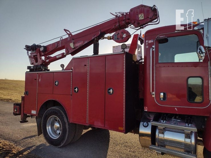 2013-peterbilt-337-image-38