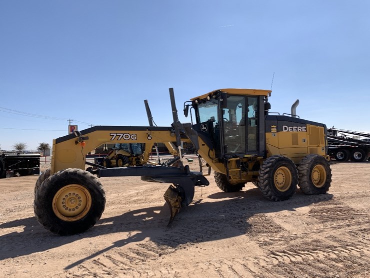 2016-deere-770g-image-5