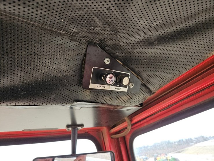 massey-ferguson-1085-image-38