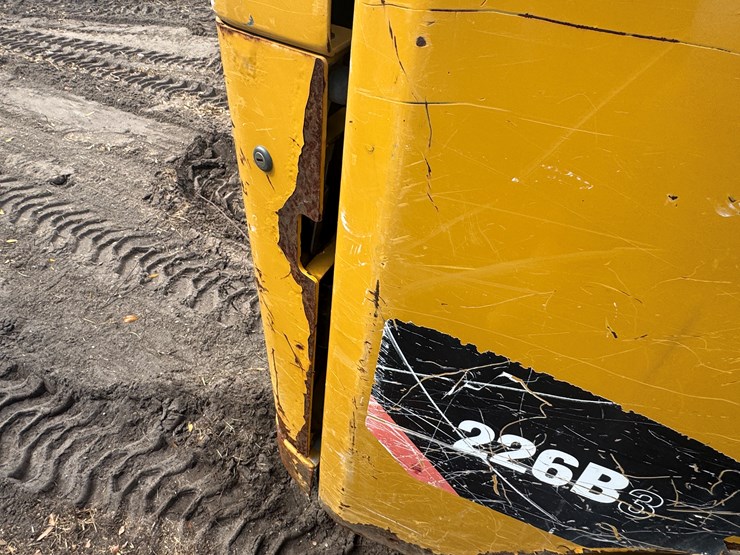 2014-caterpillar-226b3-image-18