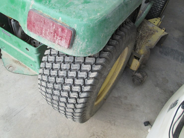 john-deere-gt235-image-5