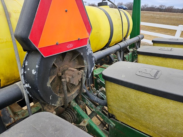 john-deere-7200-image-28