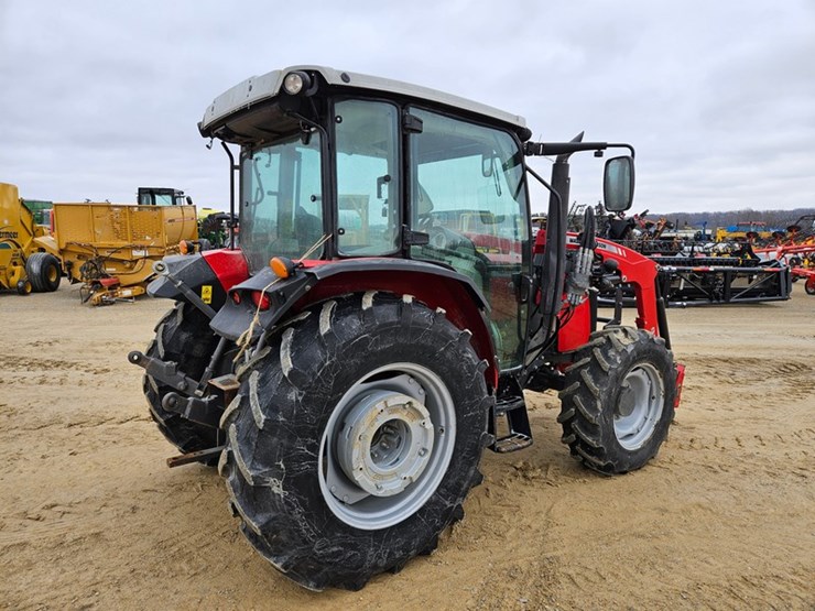 massey-ferguson-4707-image-5