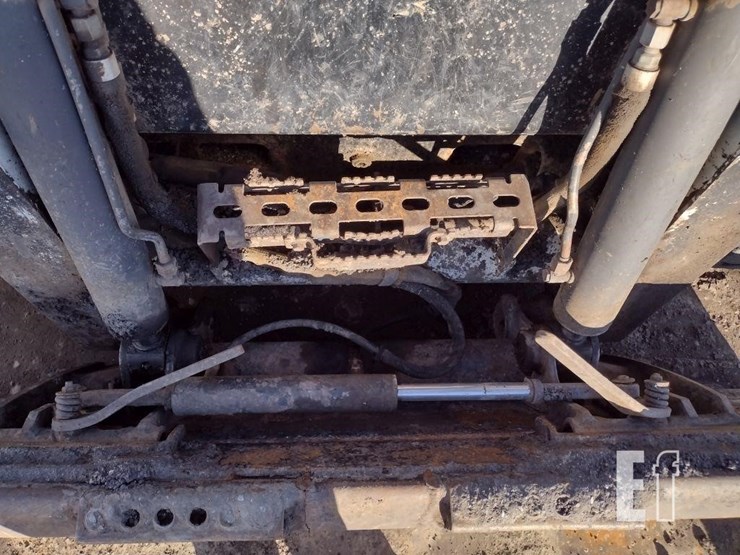 2013-bobcat-s630-image-15