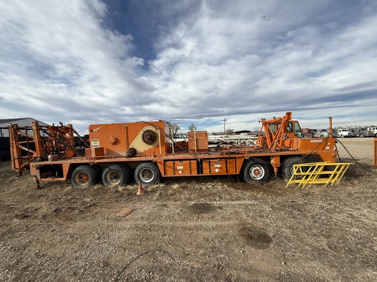 taylor-dd260hd-5-axle-well-service-rig-chassis-f/-parts-only-image-6