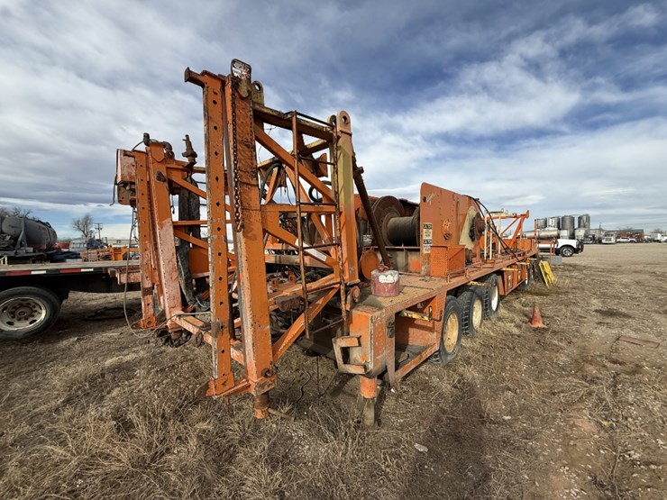 taylor-dd260hd-5-axle-well-service-rig-chassis-f/-parts-only-image-14