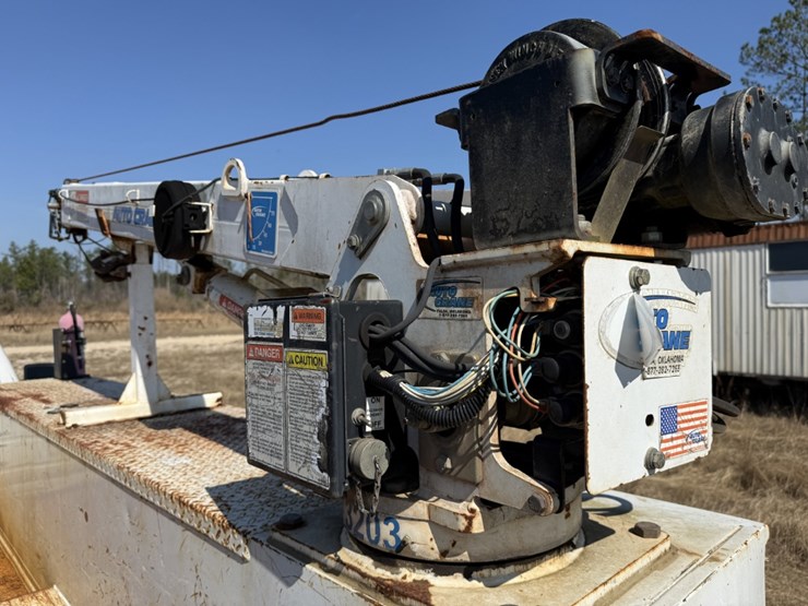 2010-ford-f550-xl-image-13