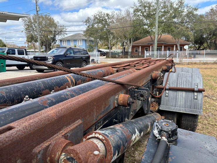 1999-mack-rd600-image-41