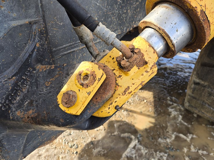 komatsu-hm400-2-image-25