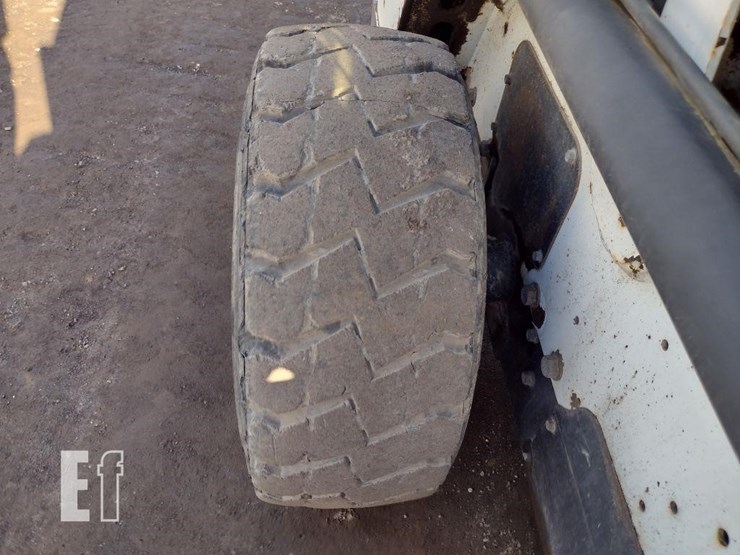 2013-bobcat-s630-image-23