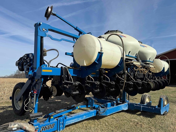 2012-kinze-3600-image-3