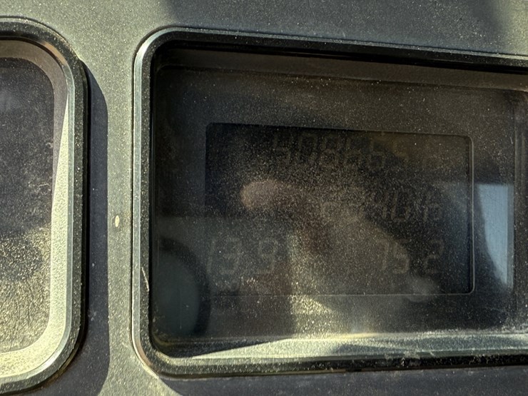 2009-mack-granite-gu713-image-23