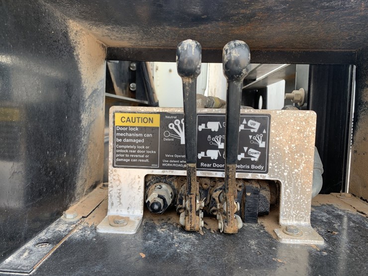 2009-international-workstar-7500-image-11