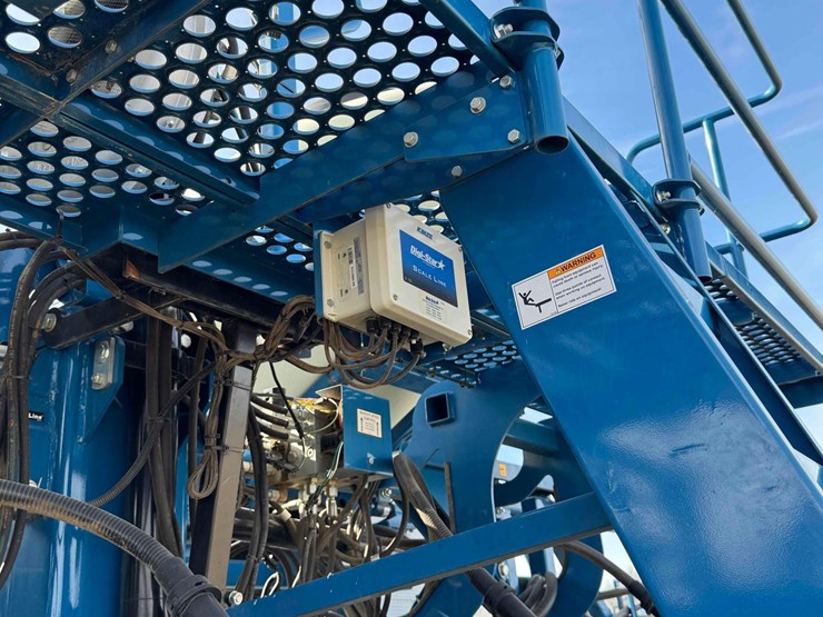 2011-kinze-3600-image-26