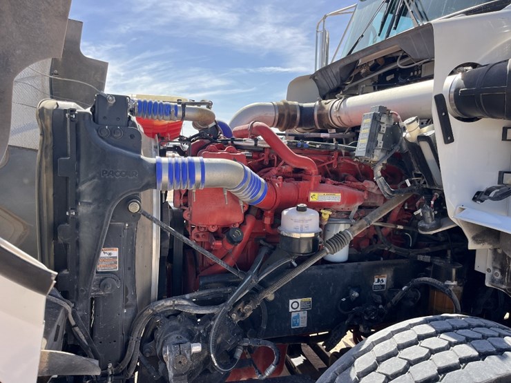 2015-kenworth-t800-image-13