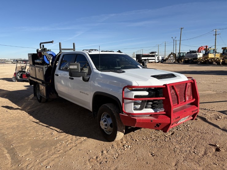 2024-chevrolet-silverado-3500hd-image-3